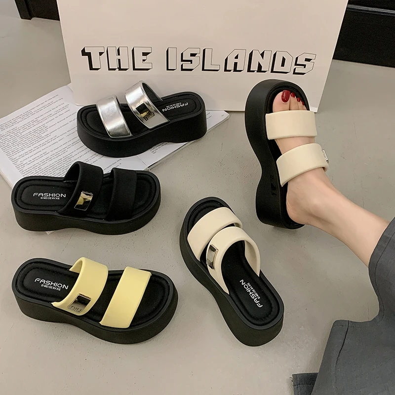 厚底海边拖鞋女夏外穿2025新款夏天超火女鞋防滑凉拖踩屎感凉拖鞋