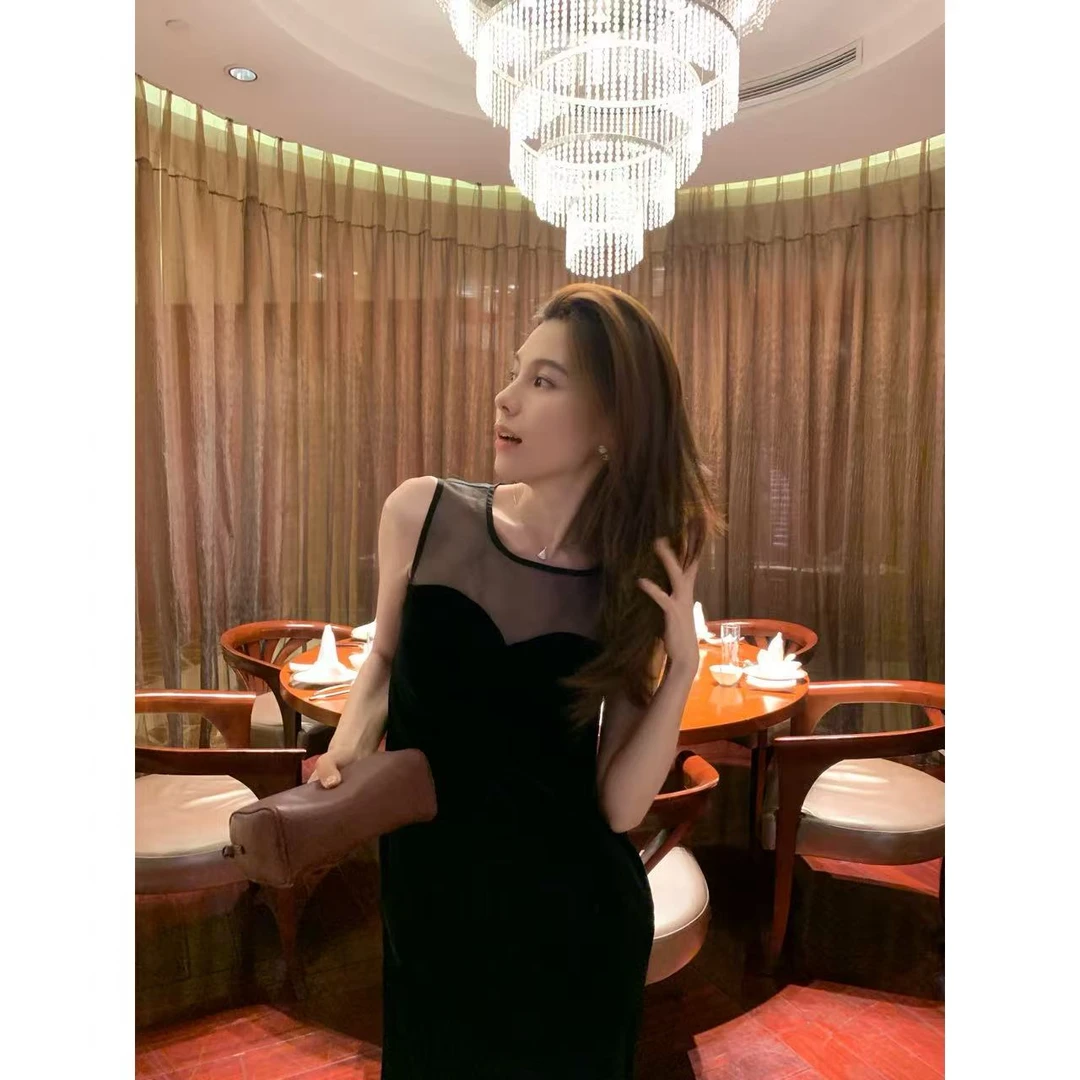 Mollyeeee暮绒 黑丝绒拼透纱 心形抹胸感 显瘦无袖连衣裙