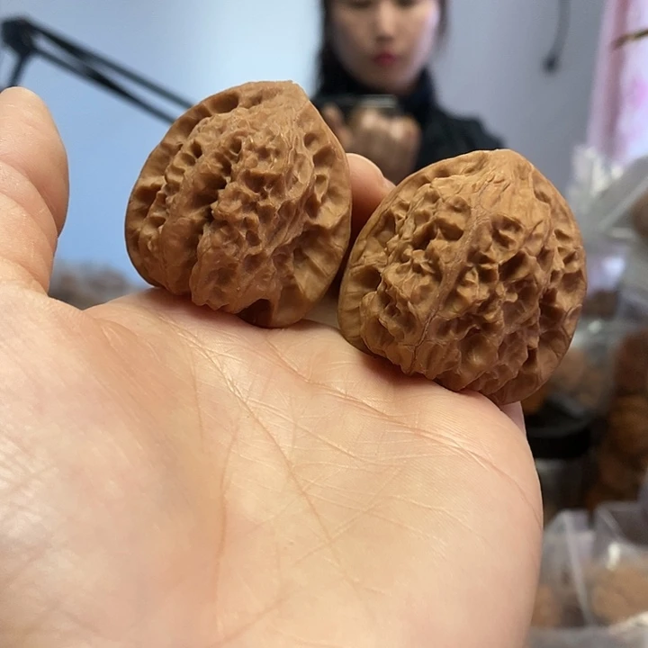 文玩核桃把件38蜡皮靠山王小众