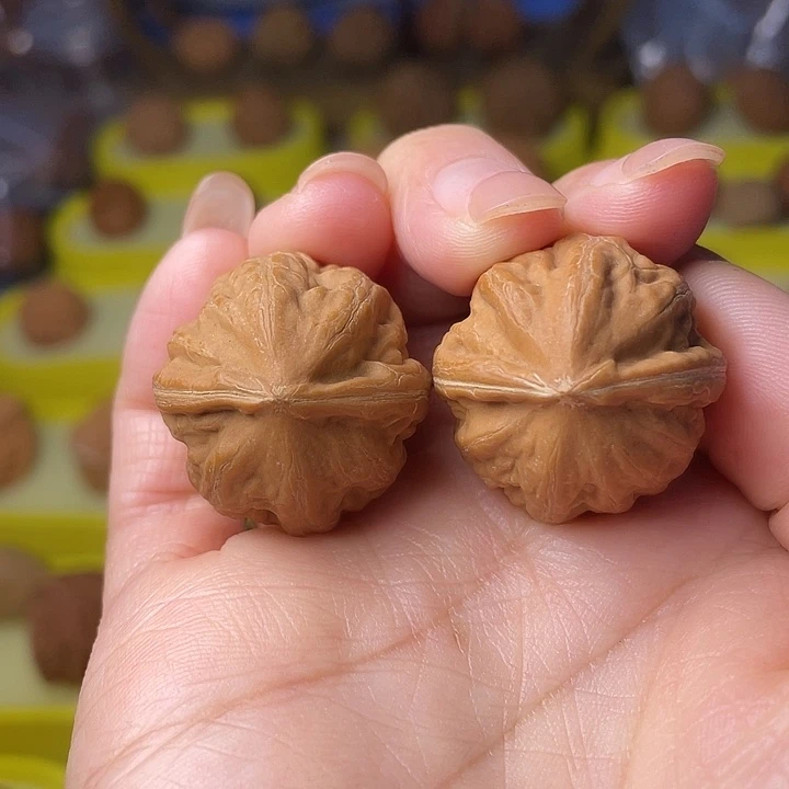 吊坠文玩核桃粗筋八棱