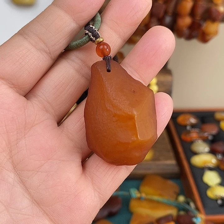 *****琥珀未镶嵌颈饰吊坠
