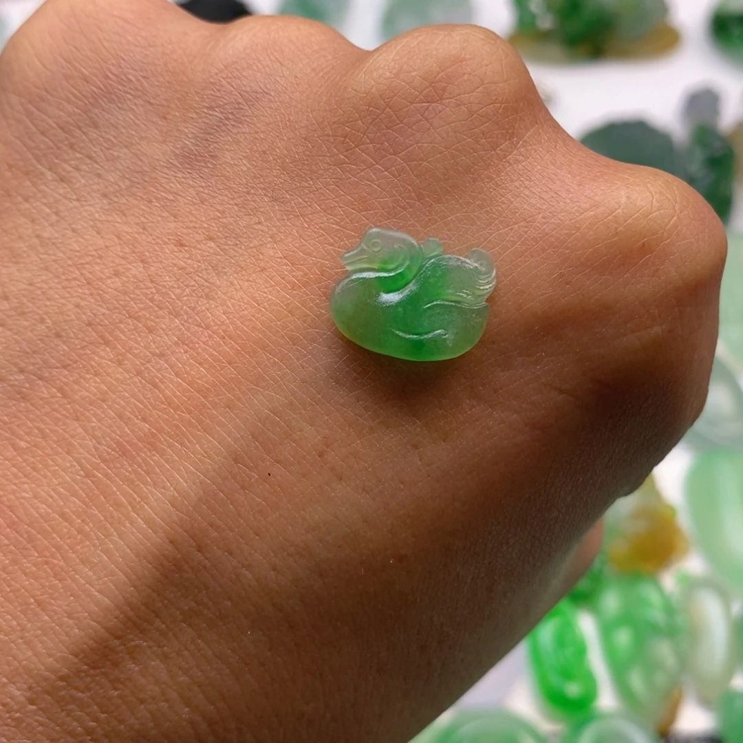 定制翡翠未镶嵌小天鹅
