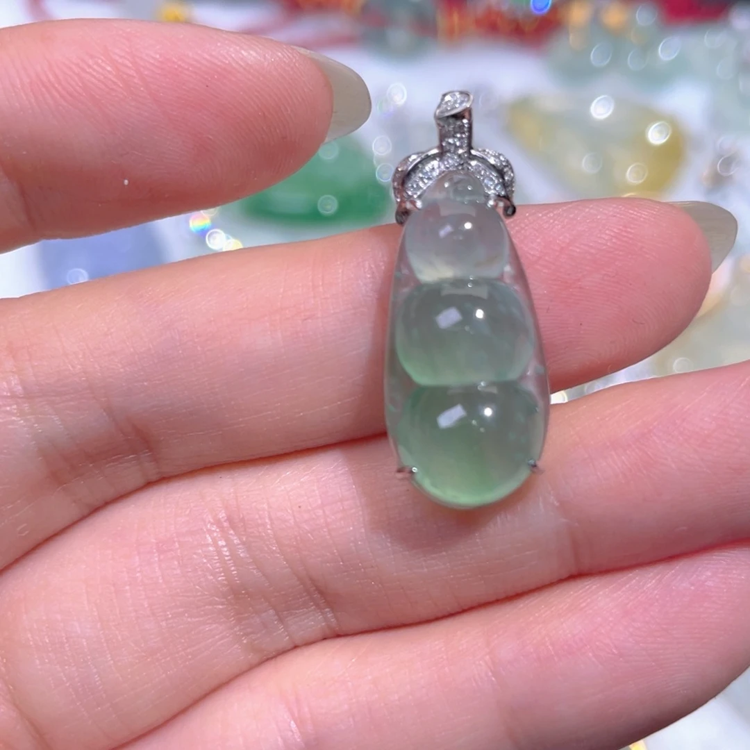 颈饰18K金镶嵌翡翠翡翠