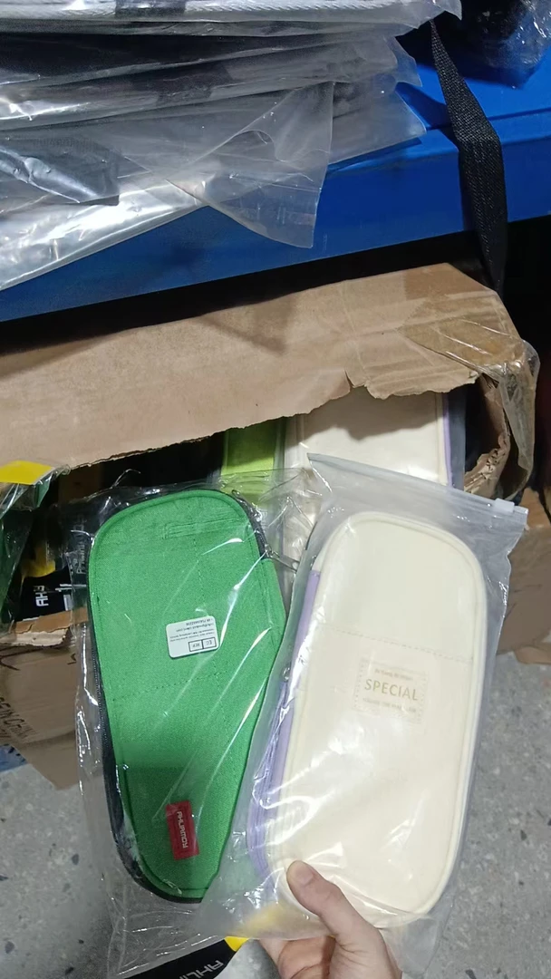 笔袋收纳袋（颜色款式混发）库存尾货（三楼）