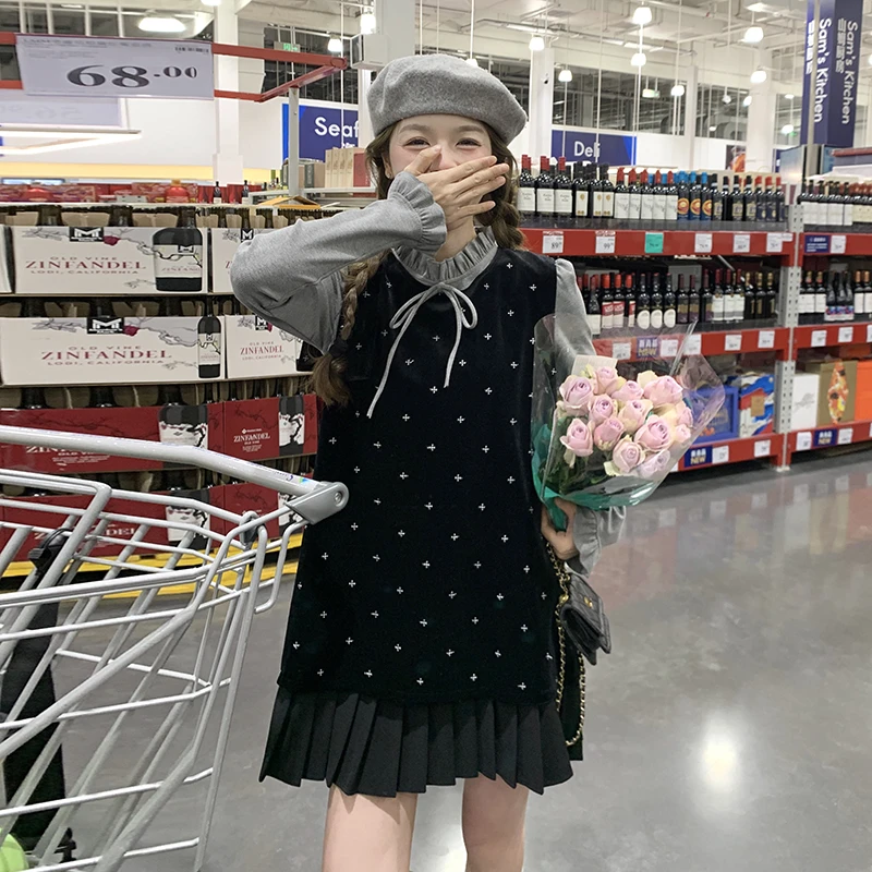 法式复古黑色丝绒背心连衣裙两件套春季新款减龄miu里miu气穿搭
