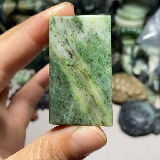 独山玉未镶嵌珠宝半成品