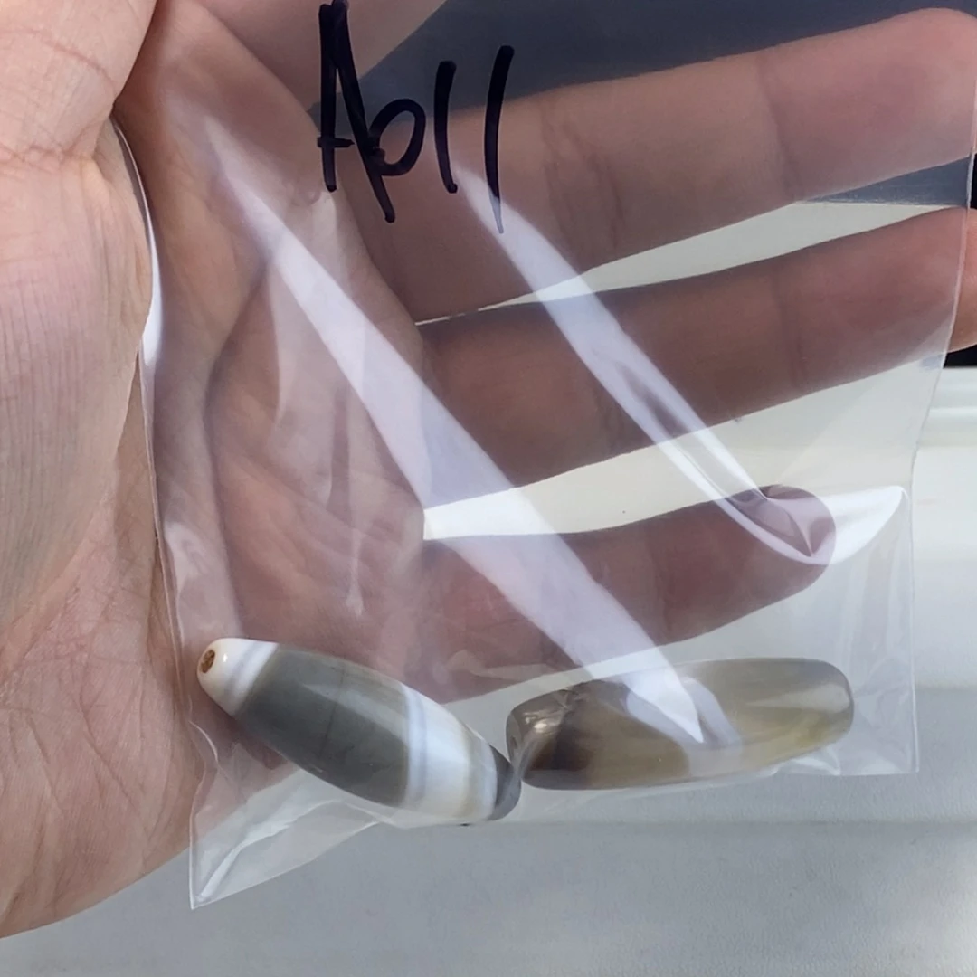 未镶嵌颈饰玛瑙/玉髓心**树