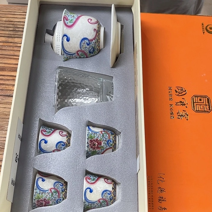 孤品茶具套装等。