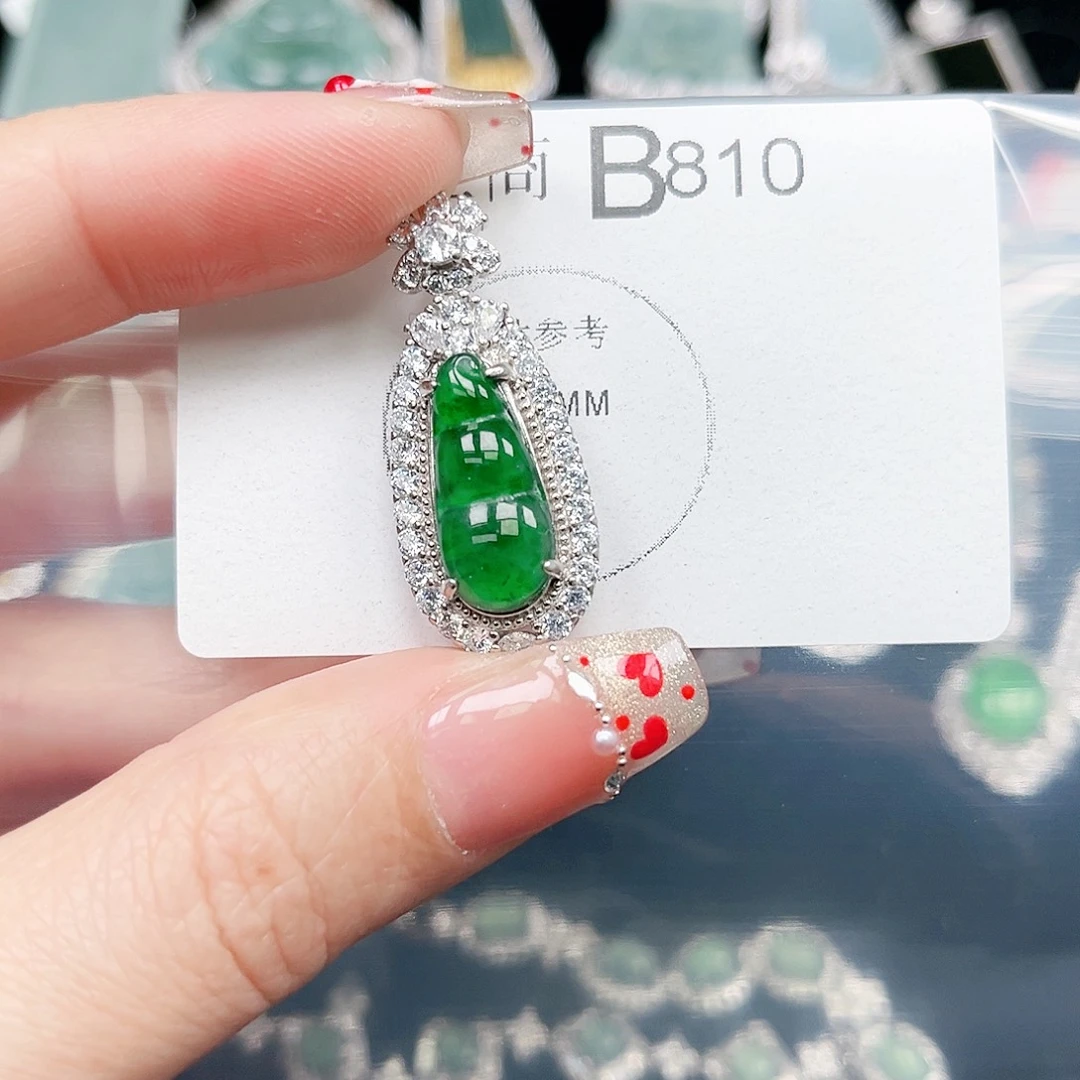 翡翠颈饰未镶嵌翡翠810