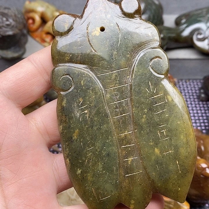 未镶嵌蛇纹石玉颈饰