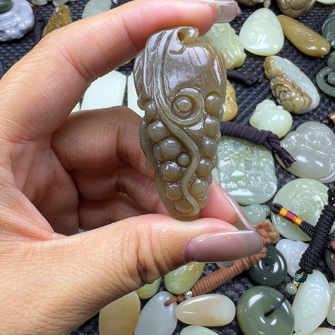 和田玉未镶嵌吊坠(不含链)漏，不退不换，卡54