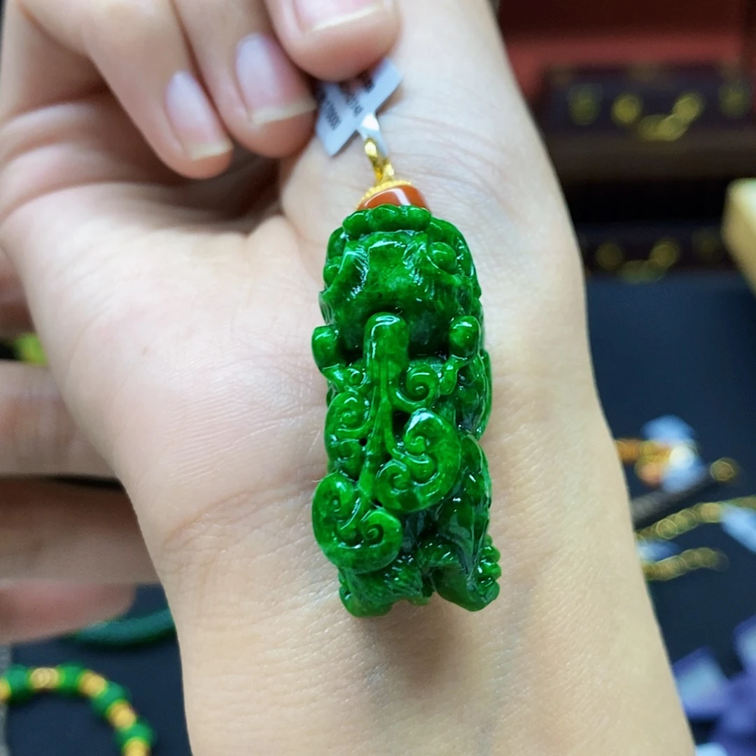 翡翠未镶嵌颈饰吊坠