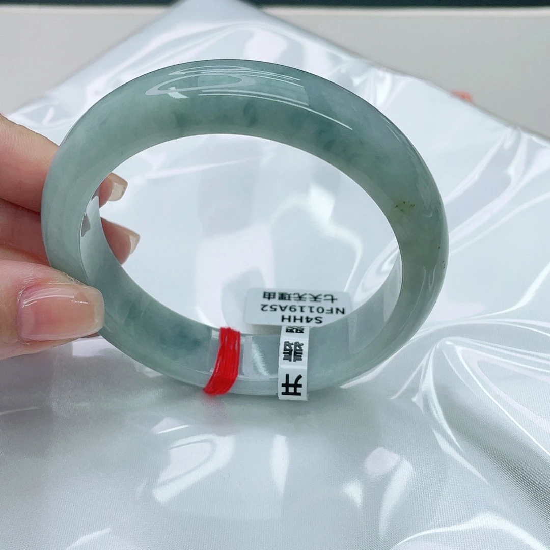 翡翠手镯未镶嵌正60.6