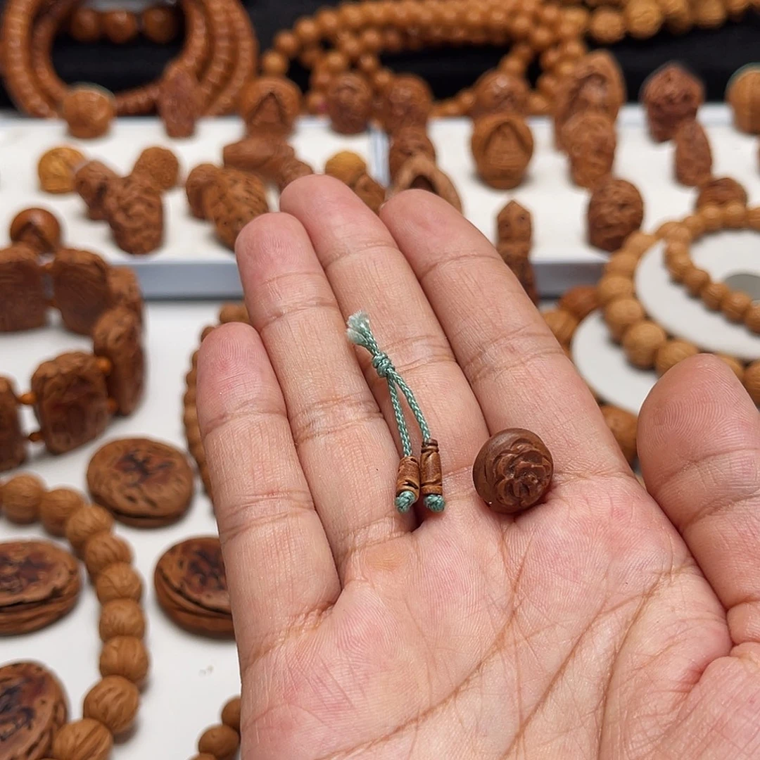 成***️桃核手工制作工艺