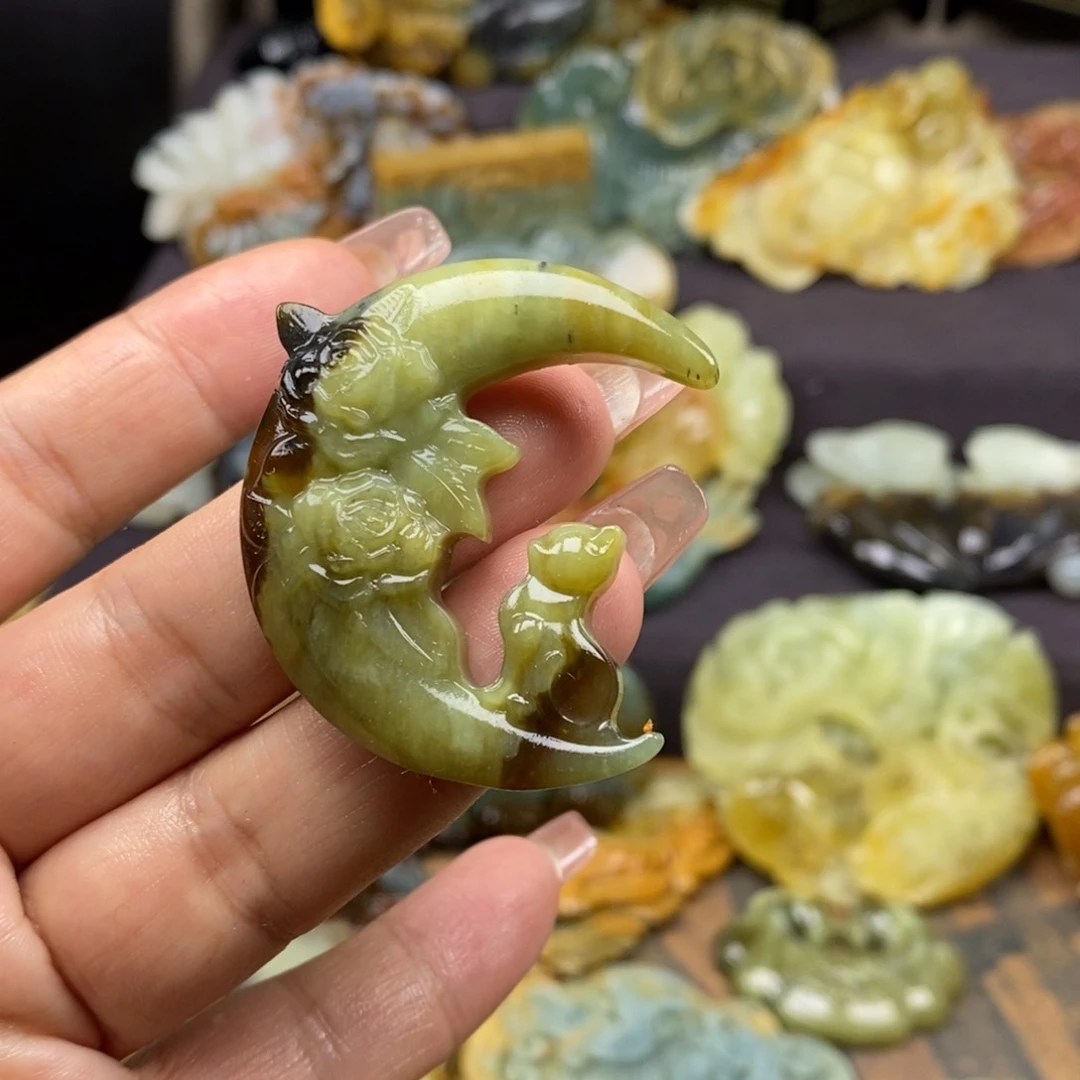 等***邦蛇纹石玉未镶嵌吊坠(赠链)