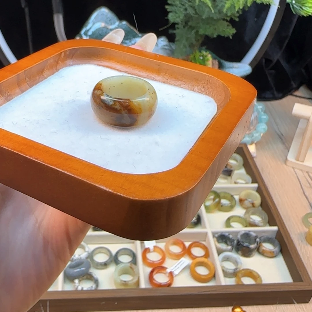 蛇纹石玉微瑕内径17.6合金M***0