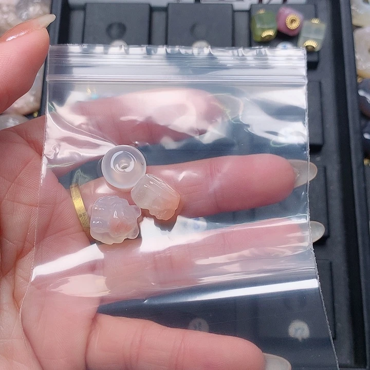 玛瑙/玉髓颈饰合金小****?