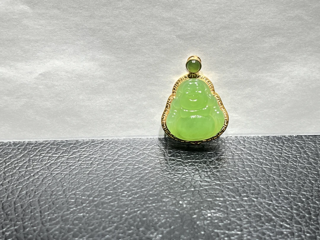 18k金镶嵌苹果绿佛公气质女款和田玉碧玉