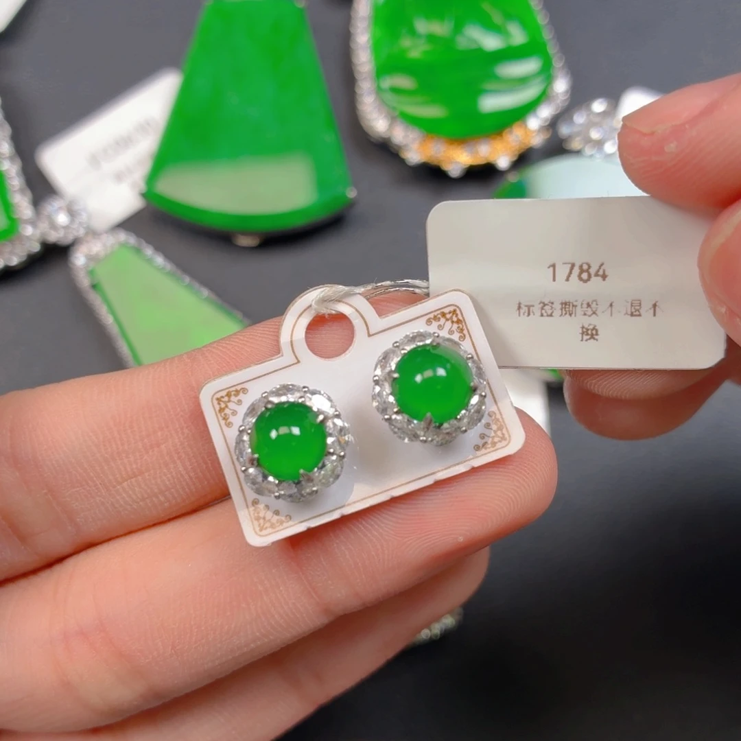 翡翠银S925镶嵌颈饰翡翠