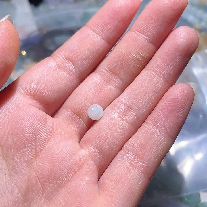 翡翠未镶嵌颈饰月**?天然