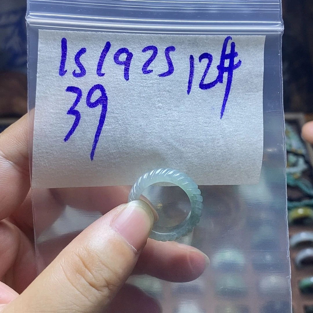 未镶嵌定制翡翠翡翠