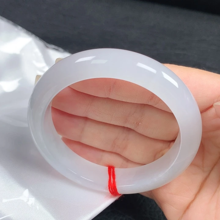 翡翠未镶嵌手镯。。