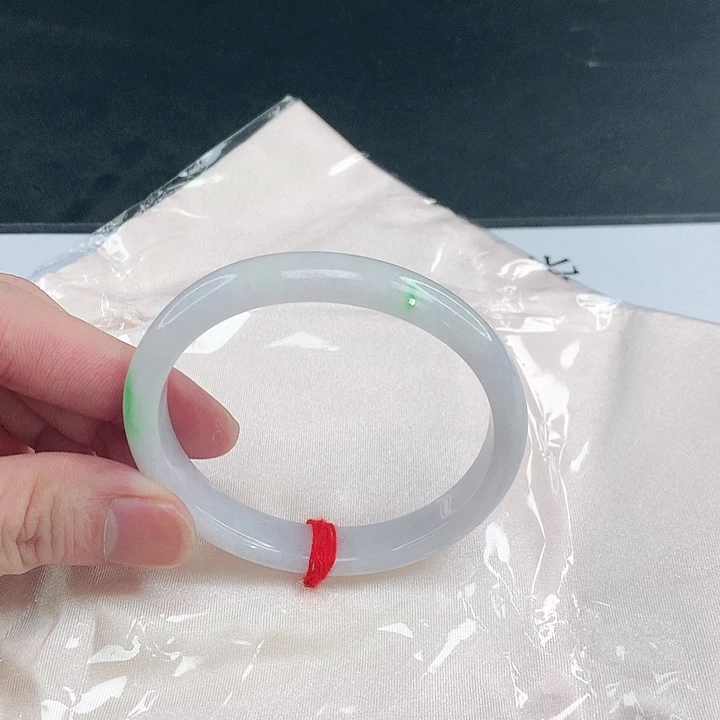 翡翠未镶嵌手镯圈55.8贵 04143