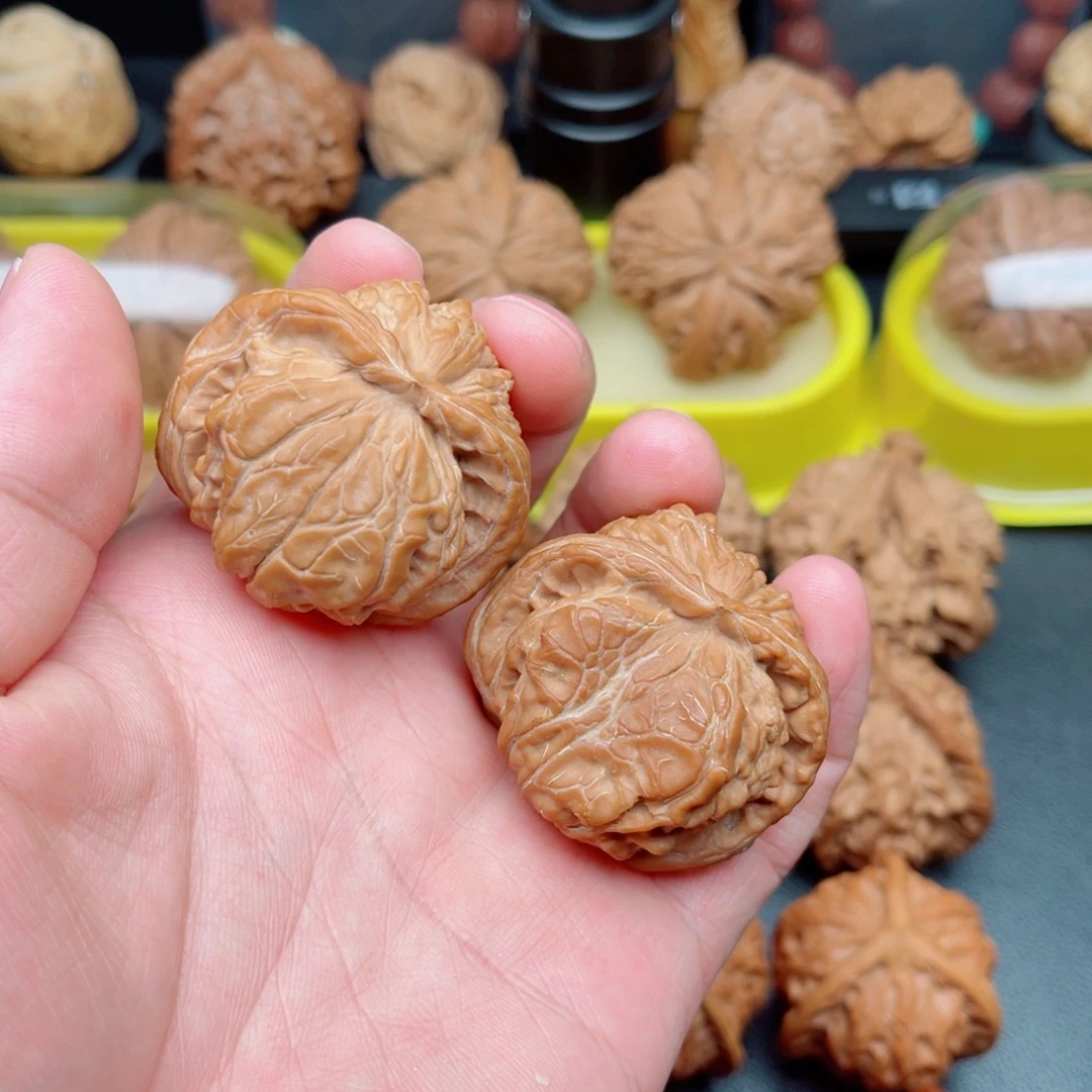 文玩核桃吊坠四座楼蛇头40×38×32