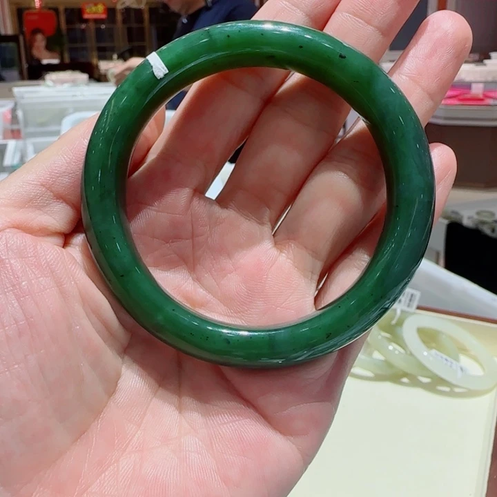 未镶嵌手镯和田玉7