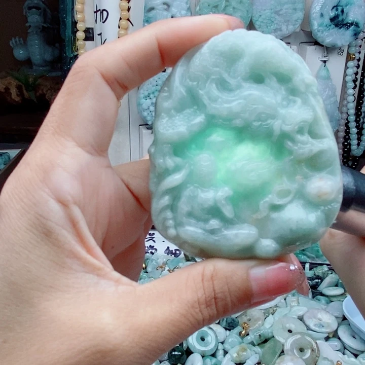 翡翠未镶嵌颈饰翡翠