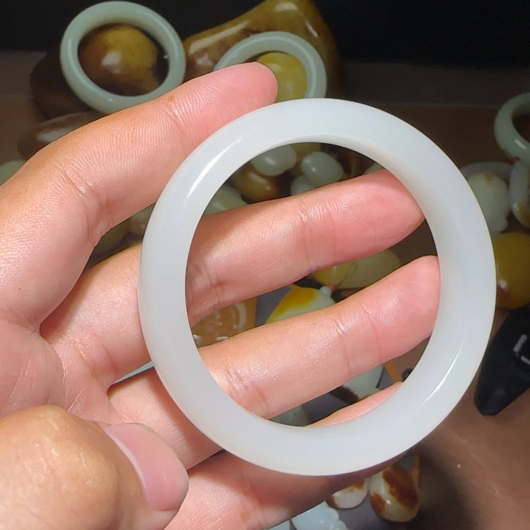 和田玉未镶嵌颈饰毛*'