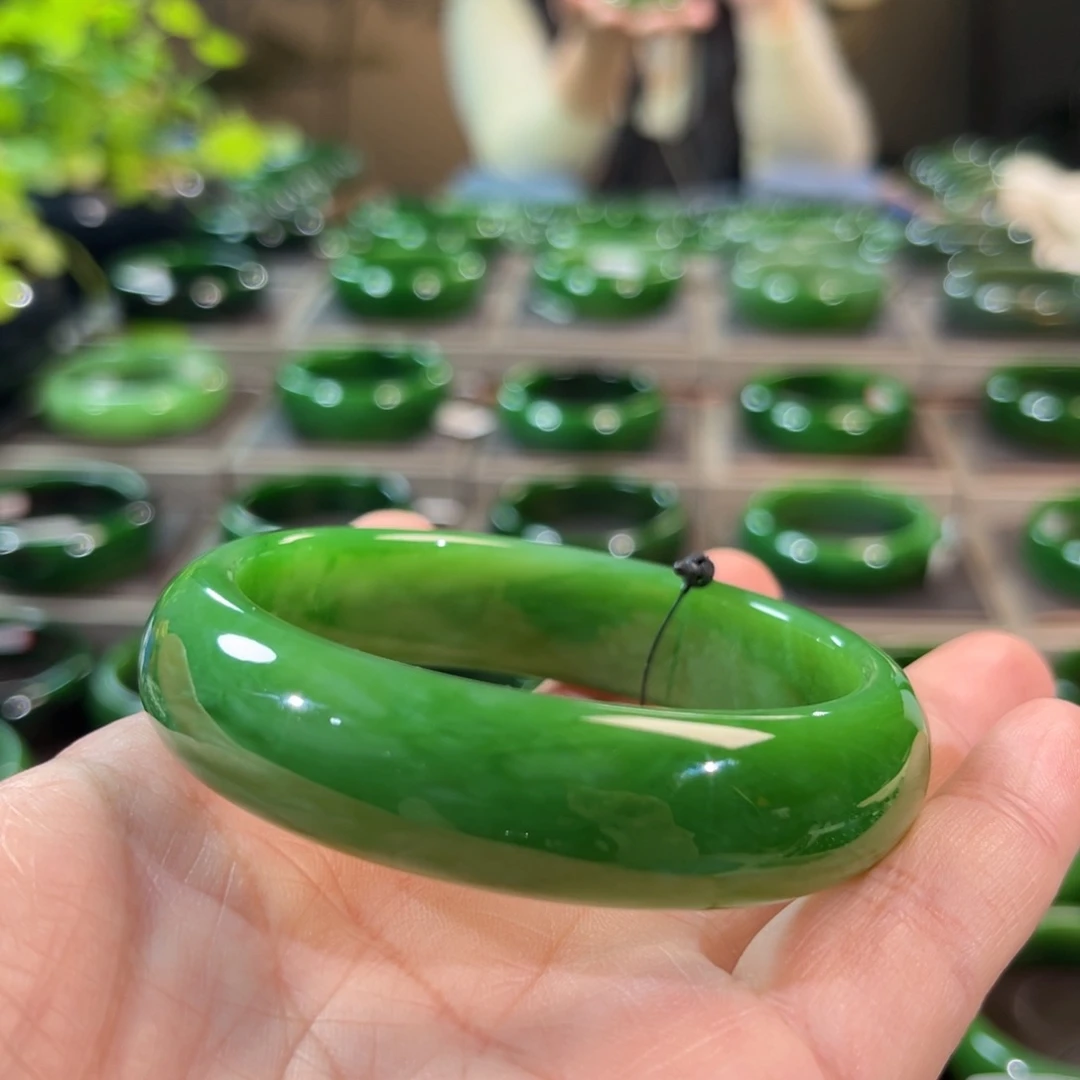 未镶嵌手镯和田玉（碧玉）