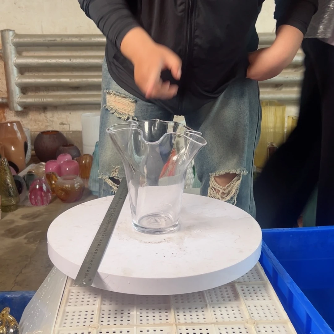 透明白菜琉璃花器摆件高度21微瑕