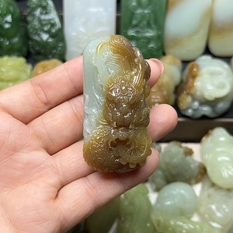 颈饰未镶嵌和田玉