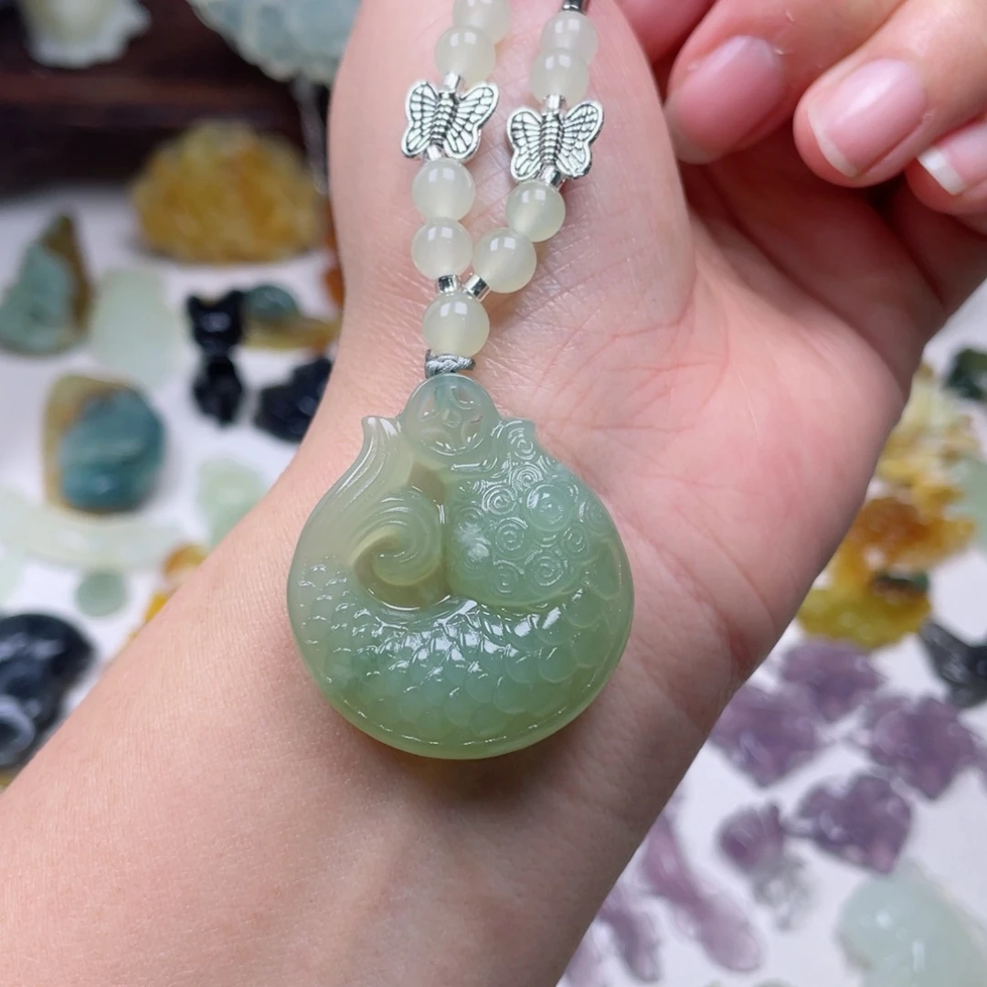 蛇纹石玉颈饰未镶嵌