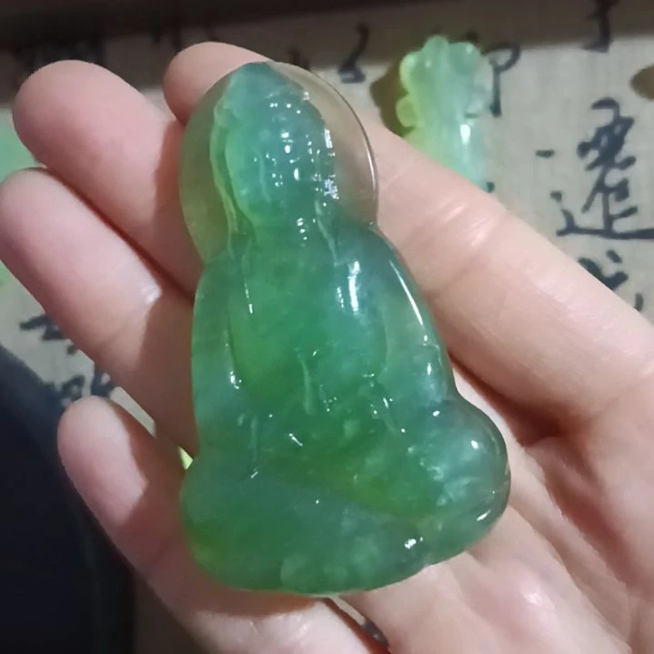 蛇纹石玉合金吊坠