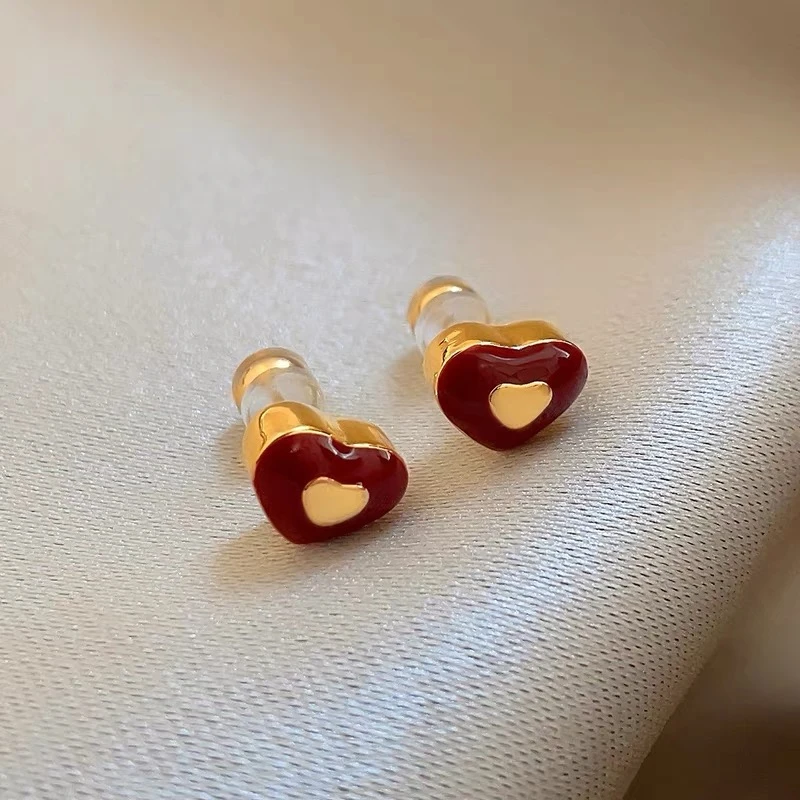 铜合金珐琅耳饰 新年款撞色红色爱心小耳钉女精致高级感耳环9414