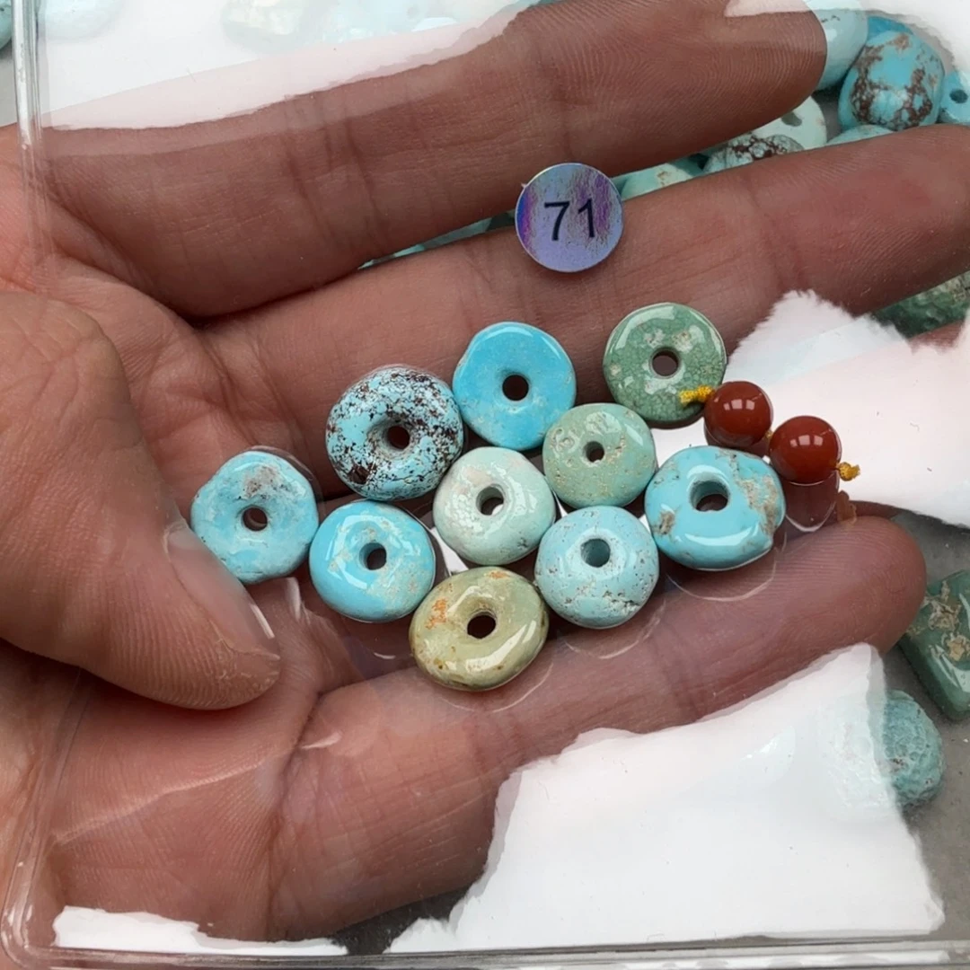 南红玛瑙未镶嵌珠宝奇石