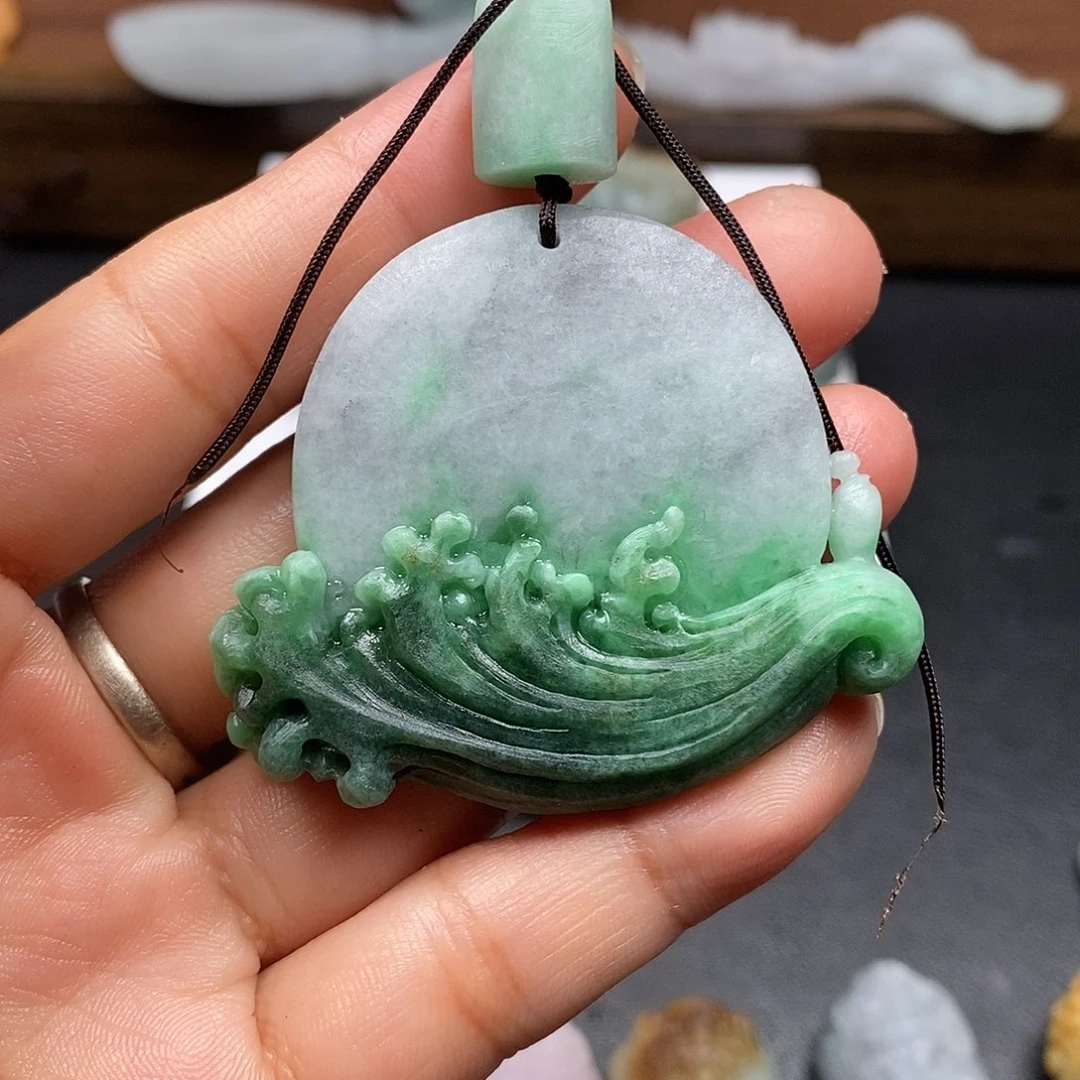 禾****定制翡翠未镶嵌毛货抛光