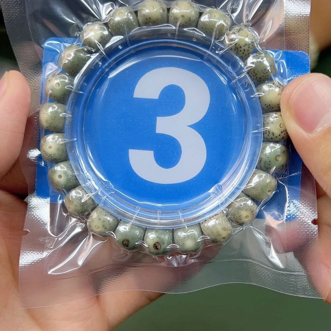 星月菩提吊坠10单圈。  3