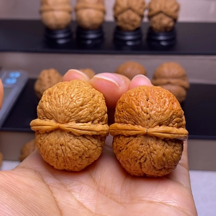 文玩核桃把件脑纹元宝13