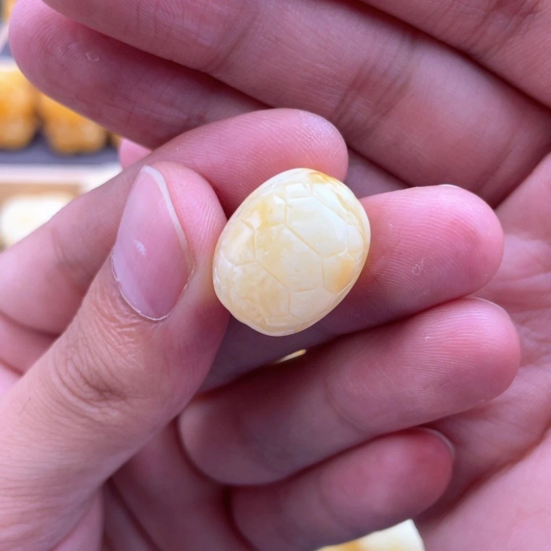 琥珀未镶嵌裸石蜜蜡