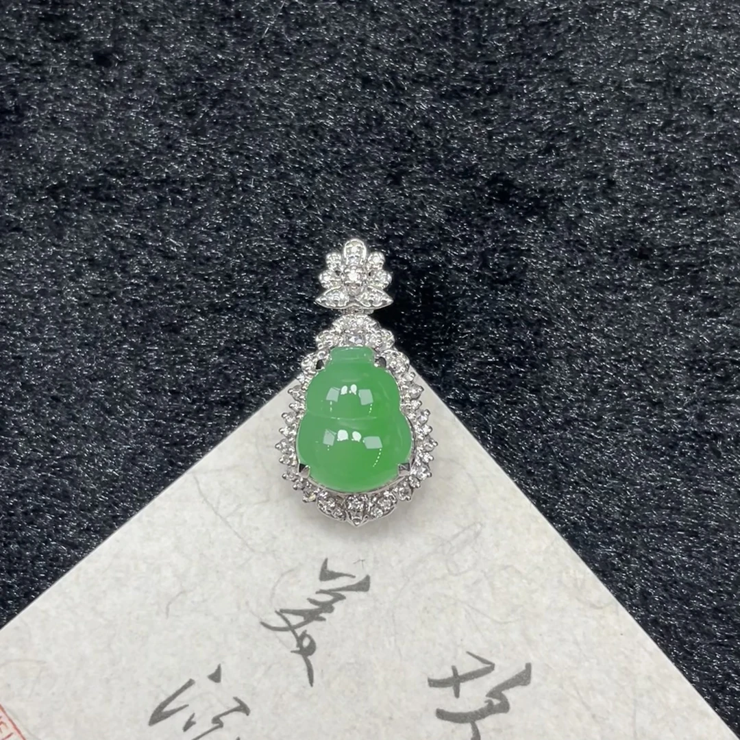 满绿葫芦—翡翠18K金镶嵌吊坠(赠链)