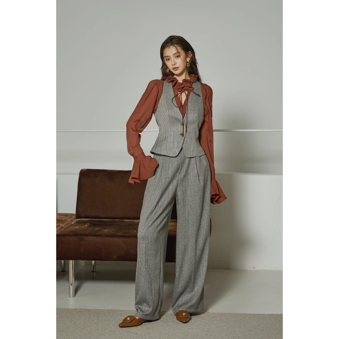 【小城故事】时髦精的马甲显瘦套装 25春挖肩立裁西背直筒休闲长裤