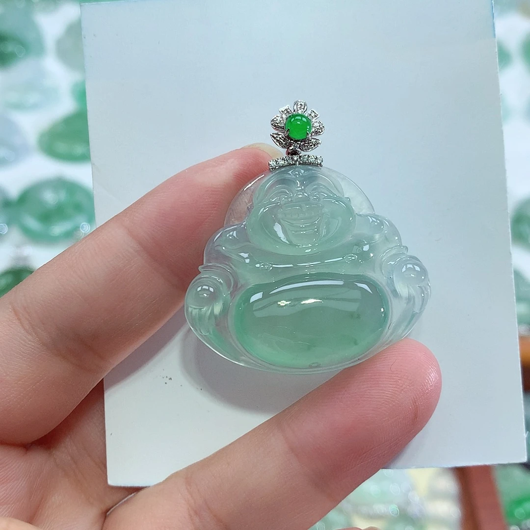 颈饰18K金镶嵌翡翠佛