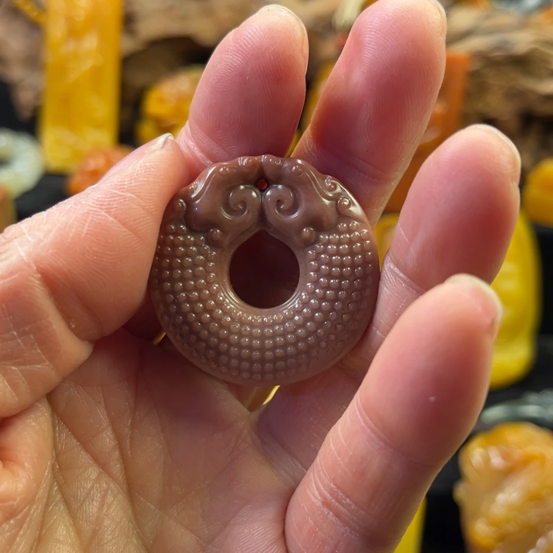 石英质玉挂件未镶嵌活****话