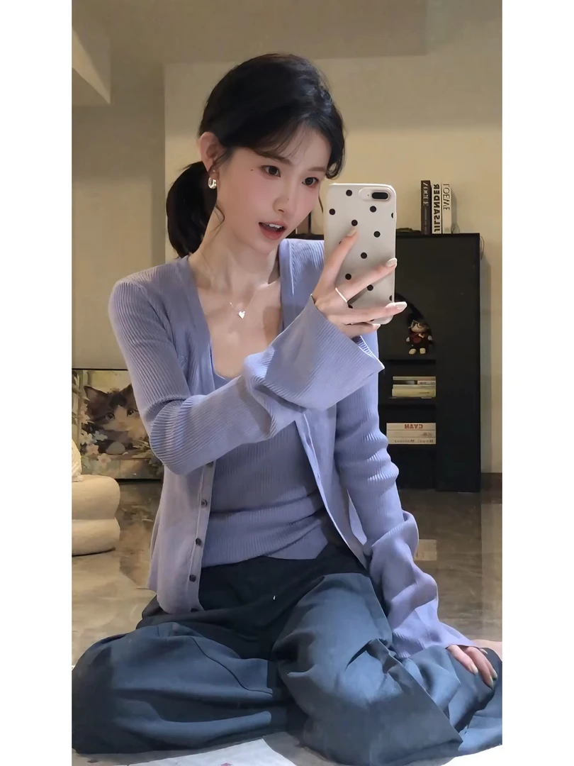 2025秋季新款韩系穿搭针织上衣气质紫色开衫休闲阔腿裤时尚三件套