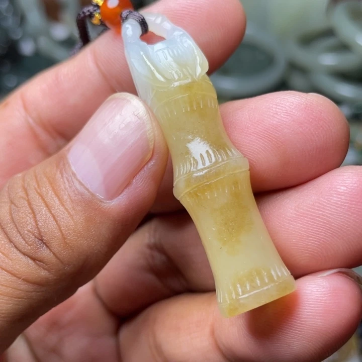 和田玉未镶嵌颈饰涅*槃