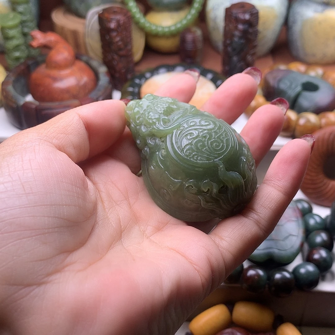 岫岩河磨玉（透闪石质玉）未镶嵌把件