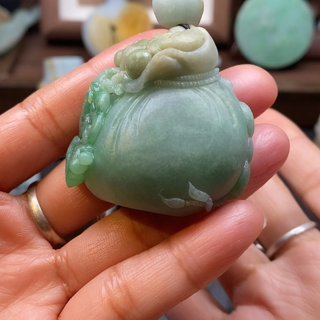 独***水定制翡翠未镶嵌毛货抛光